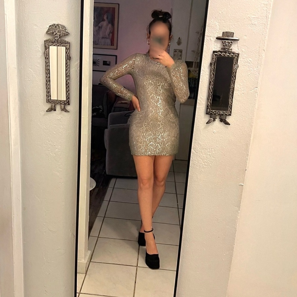 E Endless Rose Lace Mini Long Sleeve Dress Size Medium Grey/Silver Metallic Lace